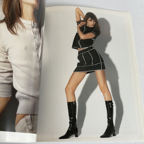 Luis Vuitton Vintage Rare Authentic Catalog Catalogue Pre-fall 2003 - Picture 4 of 7